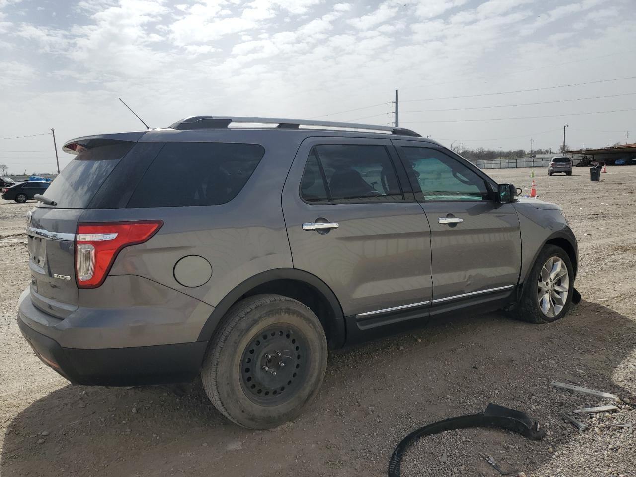 2014 Ford Explorer - Image 3