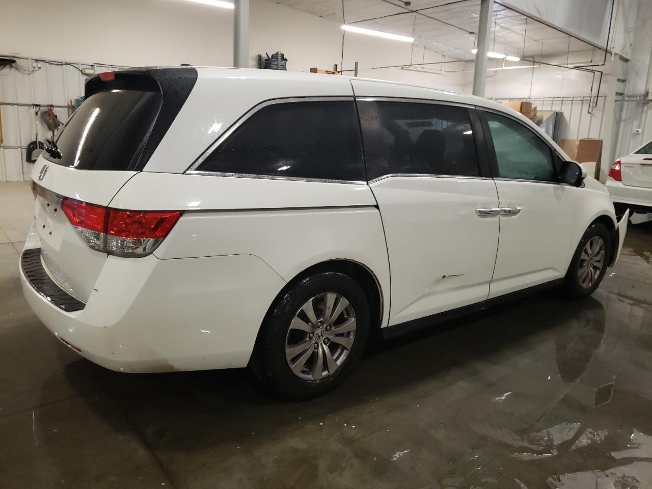 2015 Honda Odyssey - Image 3