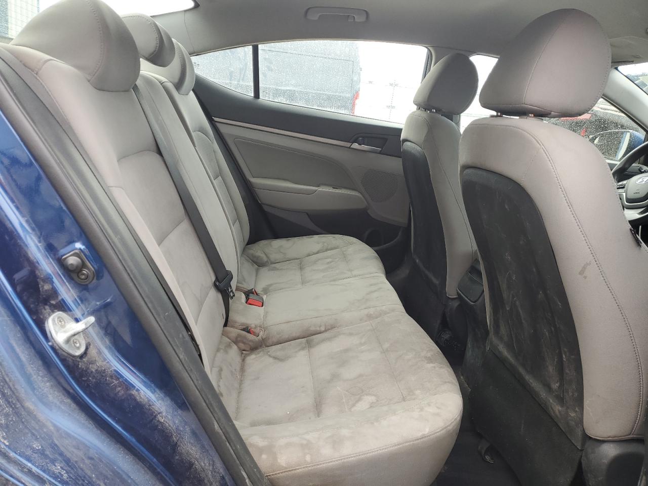 2017 Hyundai Elantra - Image 10