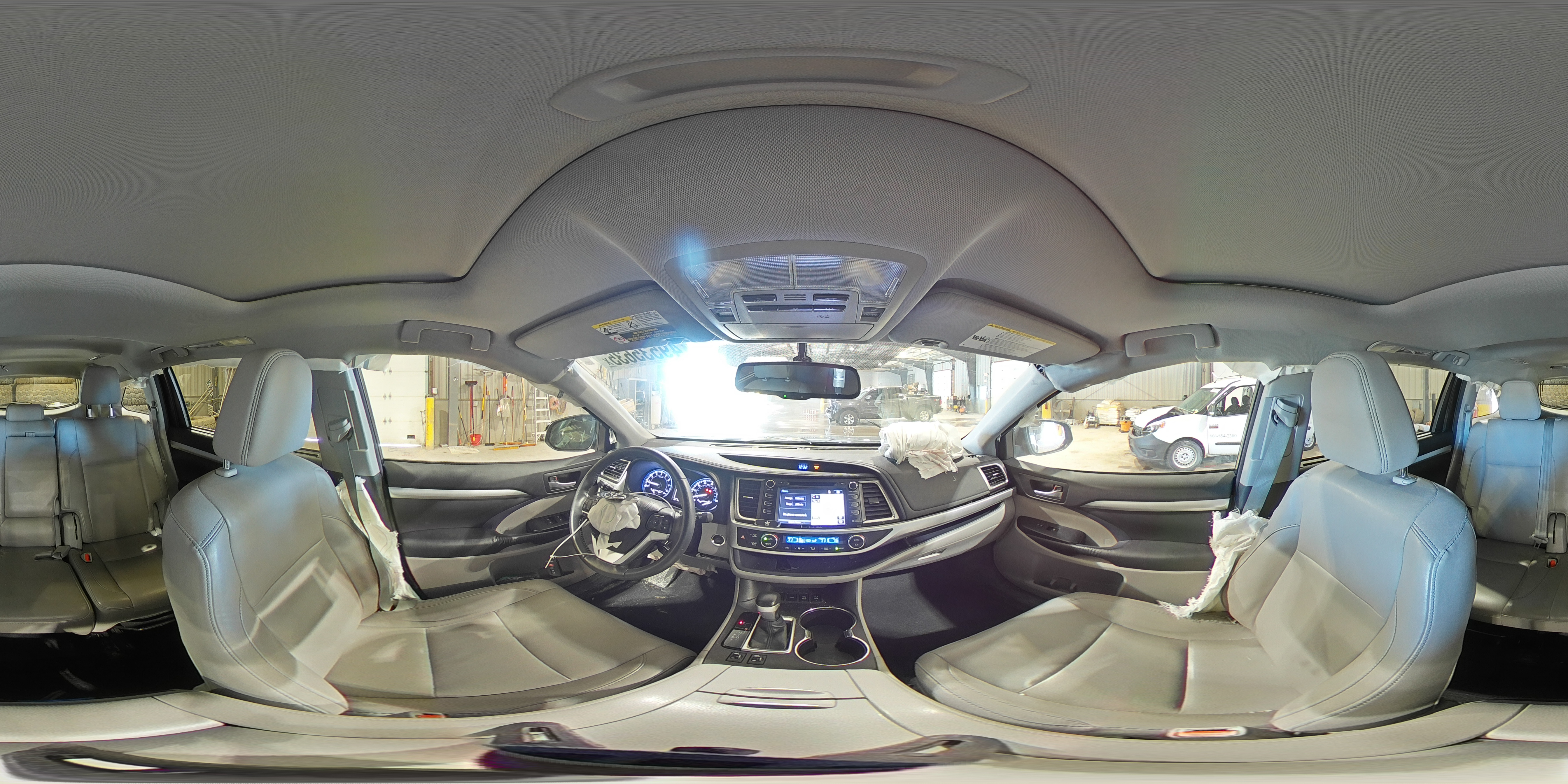 2016 Toyota Highlander - Image 14