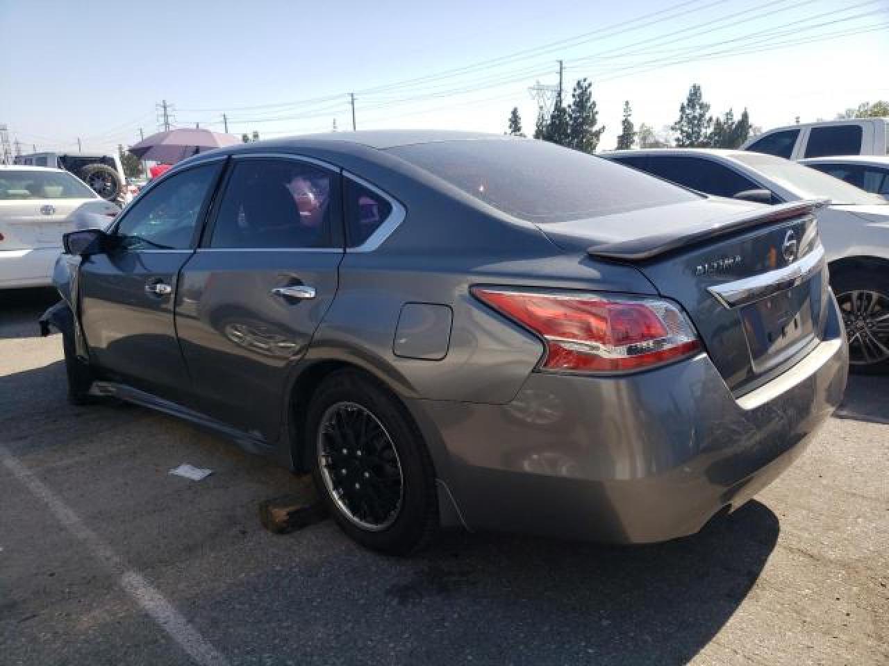 2015 Nissan Altima - Image 2