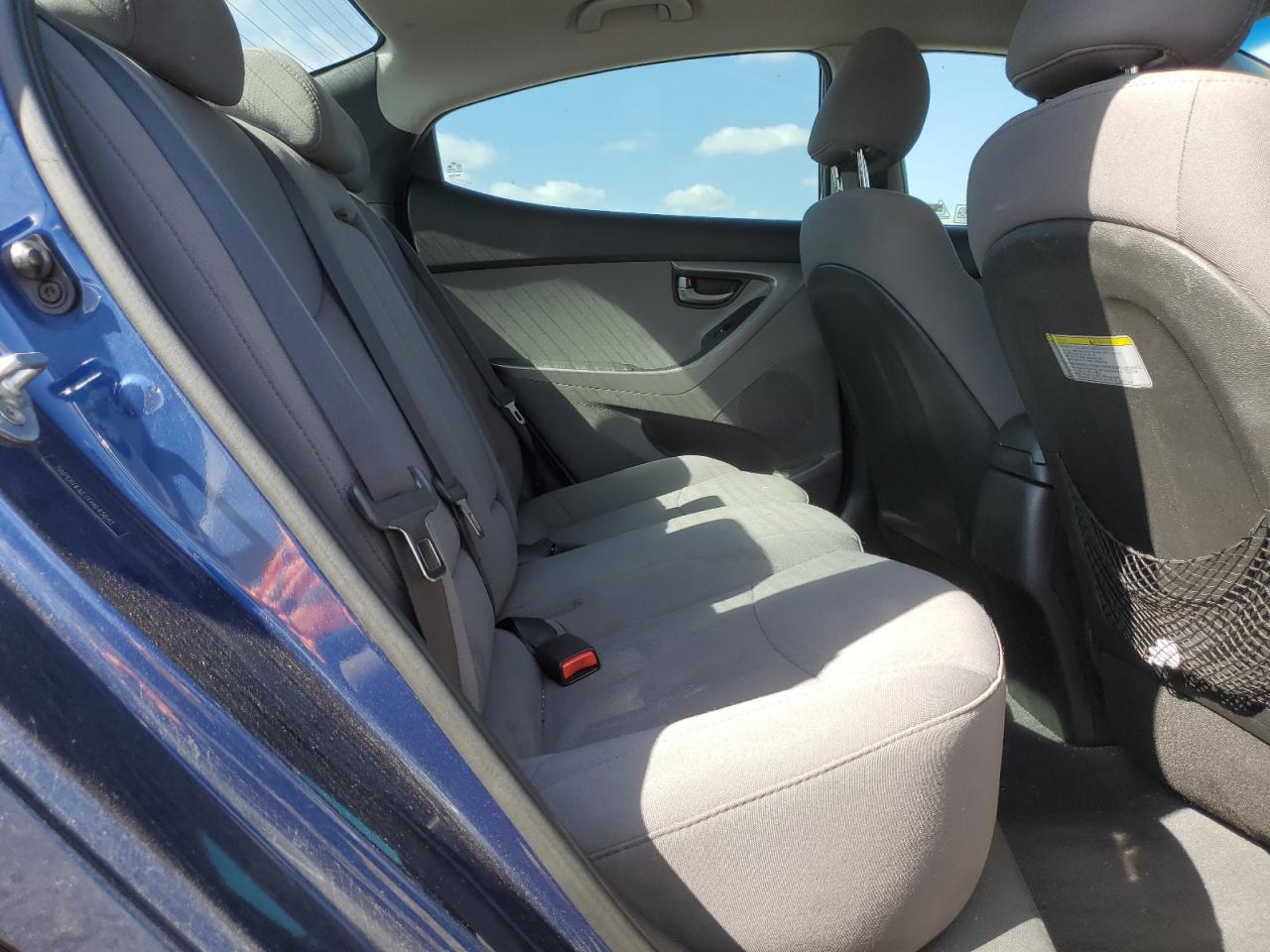 2015 Hyundai Elantra - Image 10