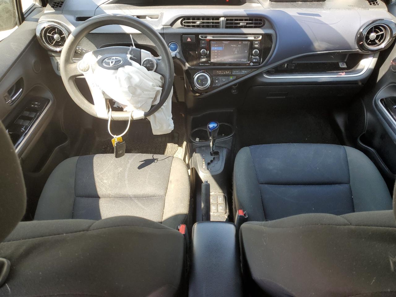 2017 Toyota Prius - Image 8