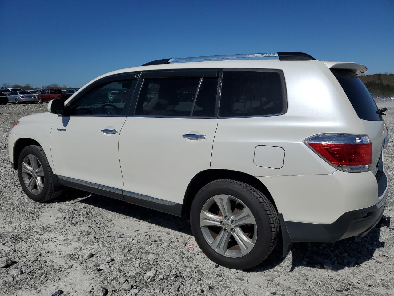 2013 Toyota Highlander - Image 2