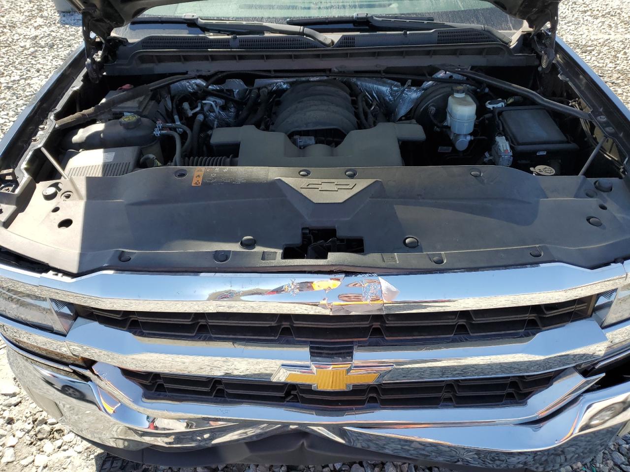 2017 Chevrolet Silverado - Image 11