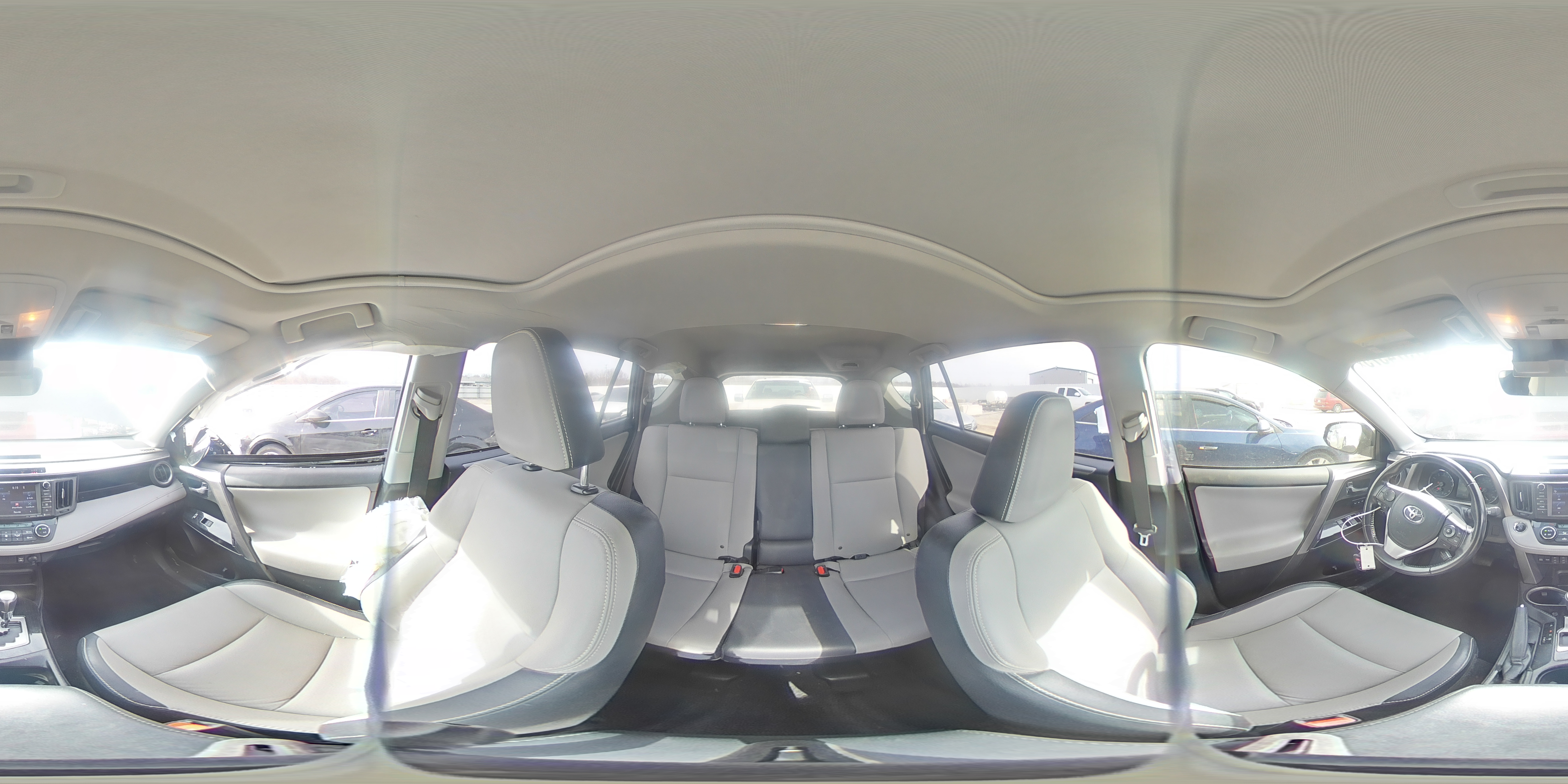 2018 Toyota RAV 4 - Image 16