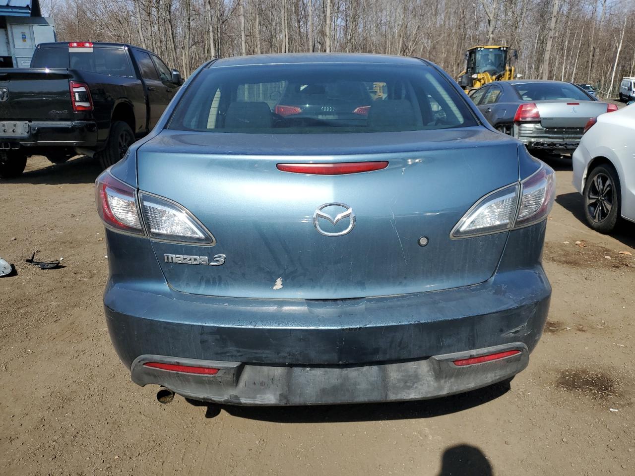 2011 Mazda 3 - Image 6