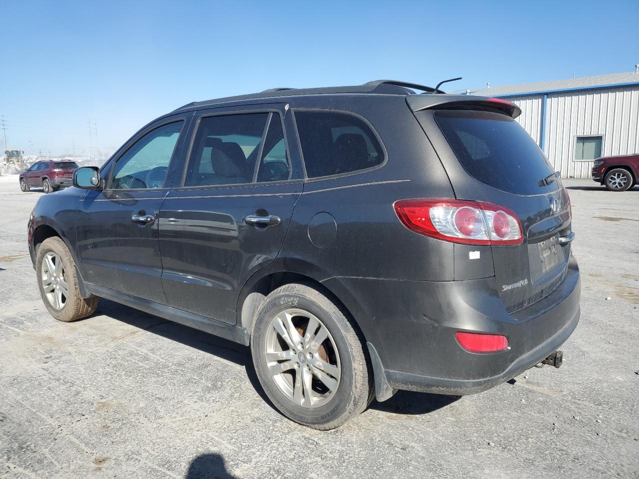 2012 Hyundai Santa Fe - Image 2