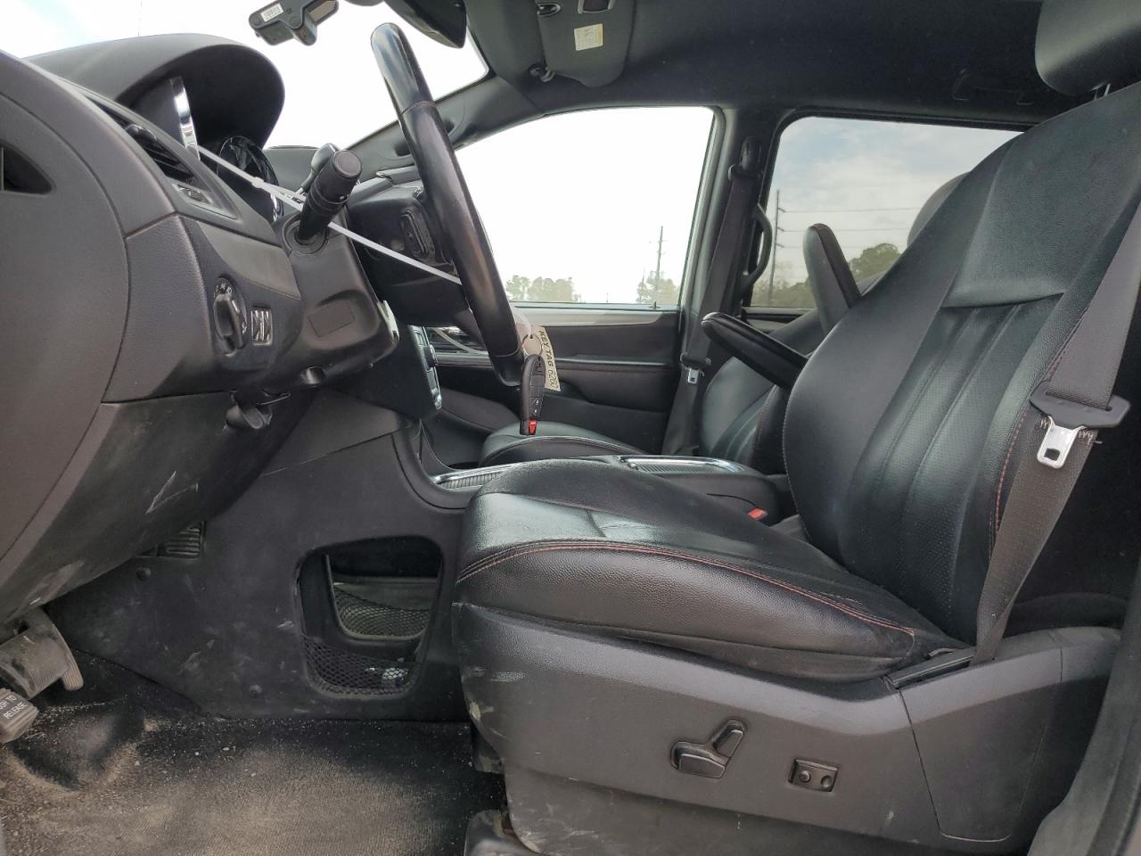2018 Dodge Caravan - Image 7