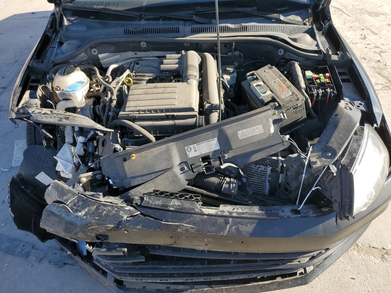 2016 Volkswagen Jetta - Image 11