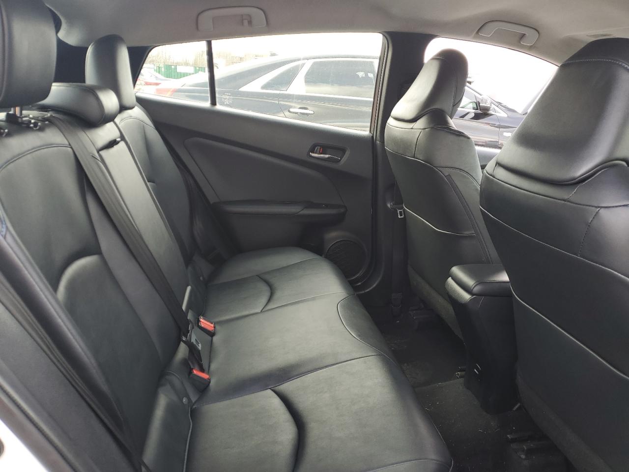 2016 Toyota Prius - Image 11