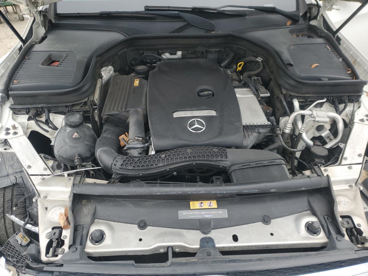 2016 Mercedes-Benz GLC - Image 12