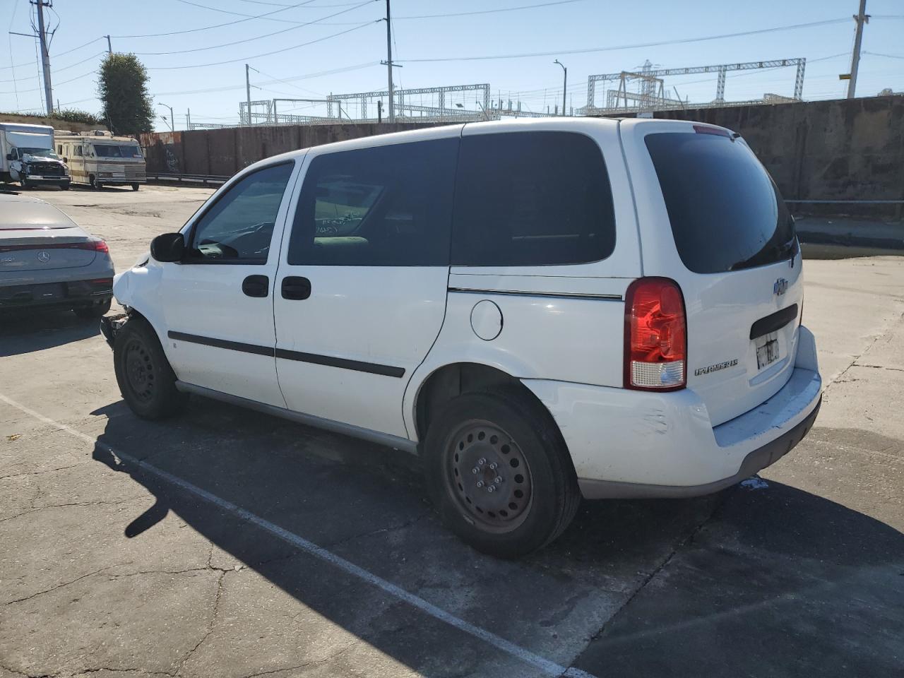 2008 Chevrolet Uplander - Image 2