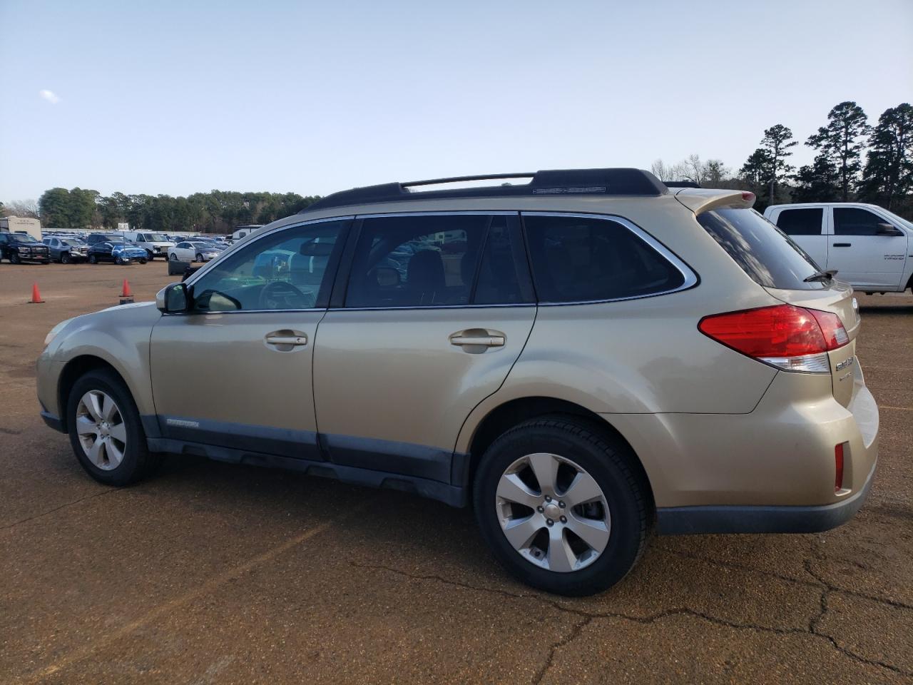 2010 Subaru Outback - Image 2