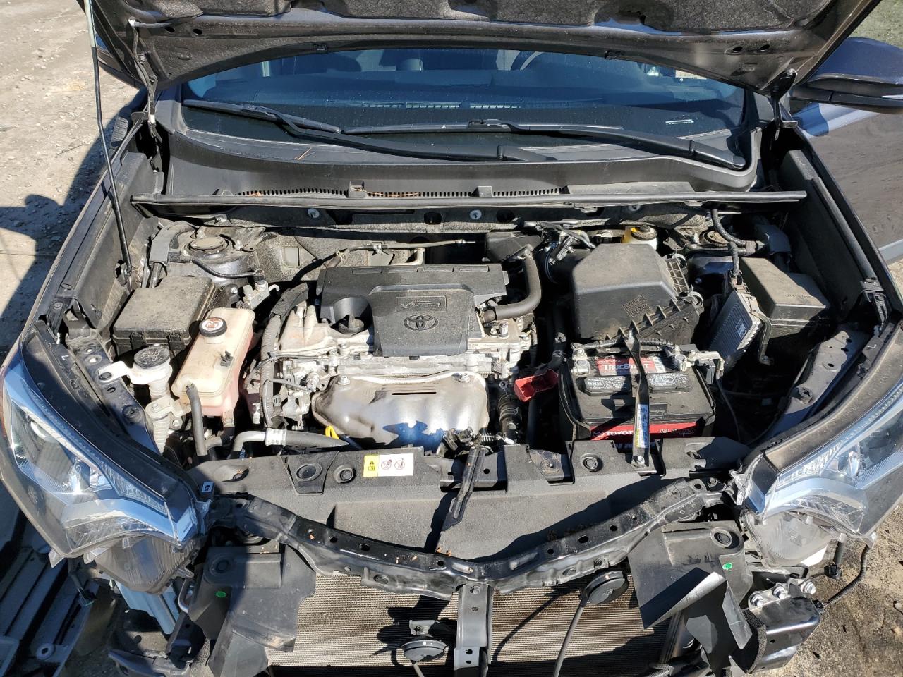 2018 Toyota RAV 4 - Image 12