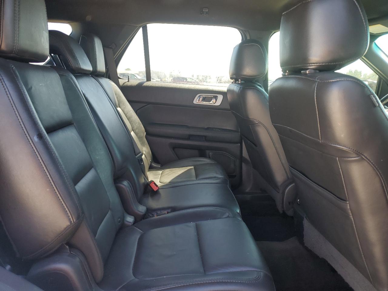 2015 Ford Explorer - Image 11