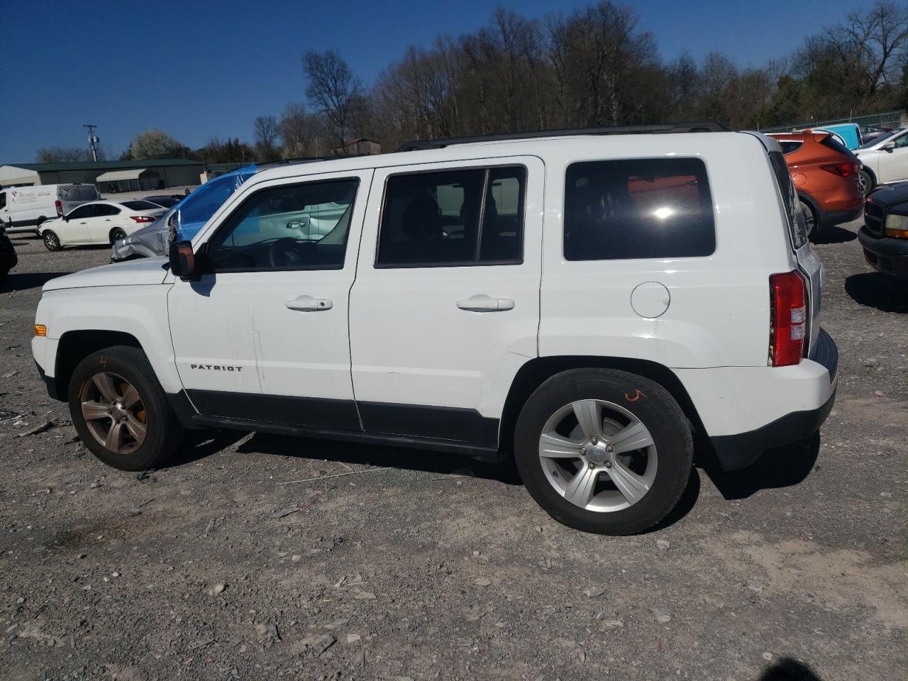2015 Jeep Liberty (Patriot) - Image 2