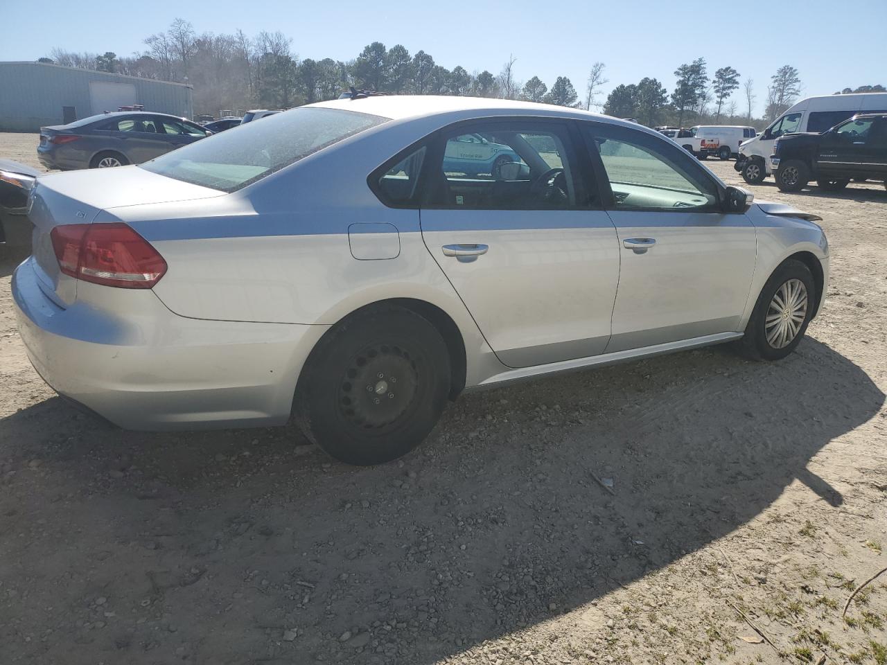2015 Volkswagen Passat - Image 3