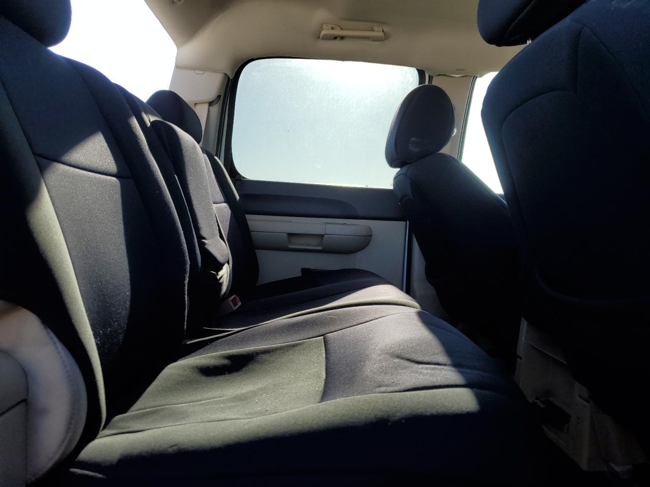 2011 Chevrolet Silverado - Image 11