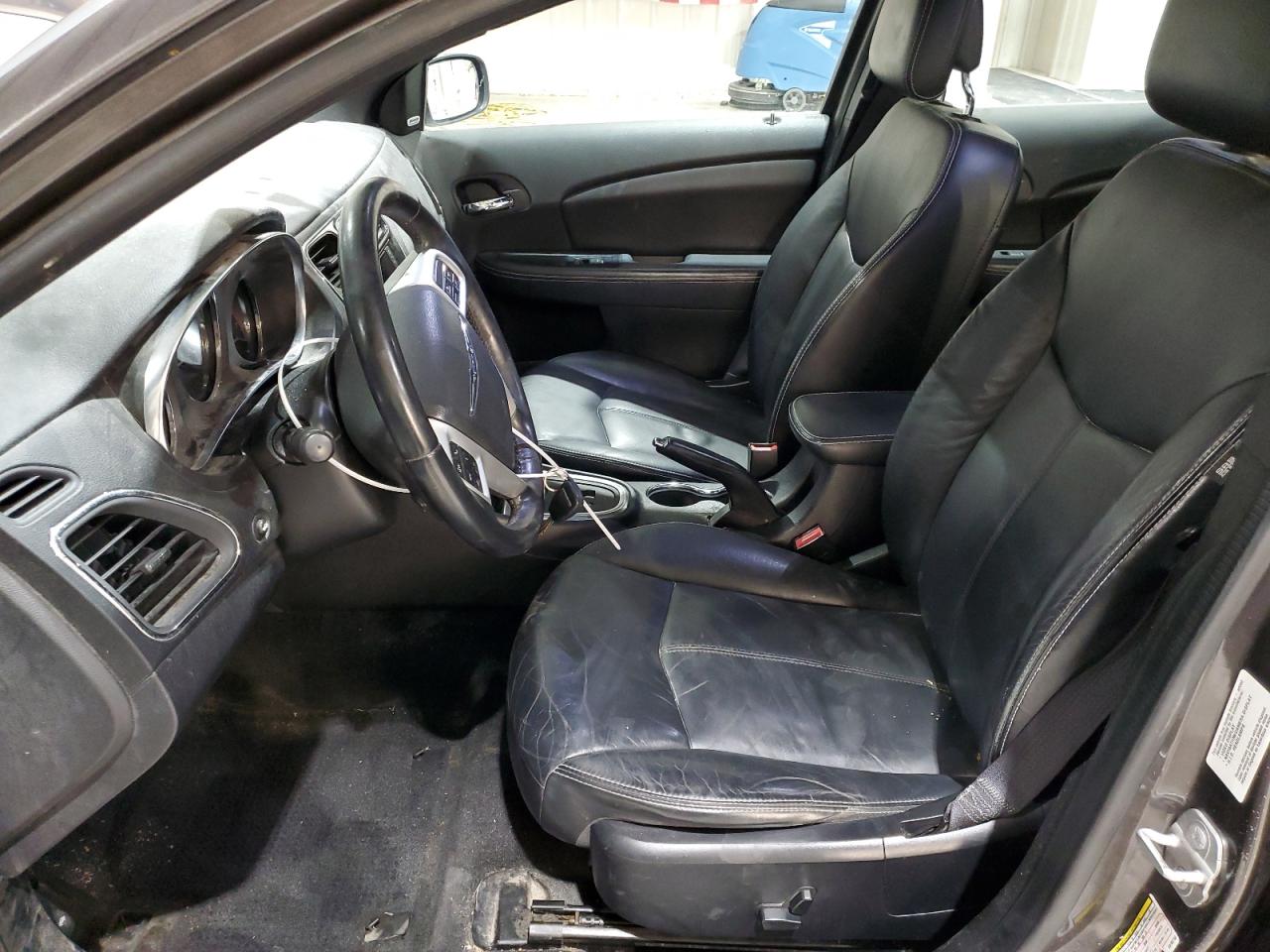 2014 Chrysler 200 - Image 7