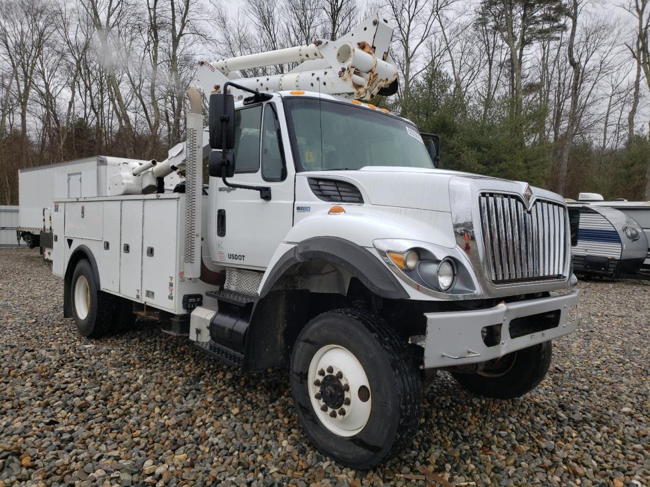 2013 International Workstar 7300 Bucket Truck იყიდება West Warren-ში, MA - Front End