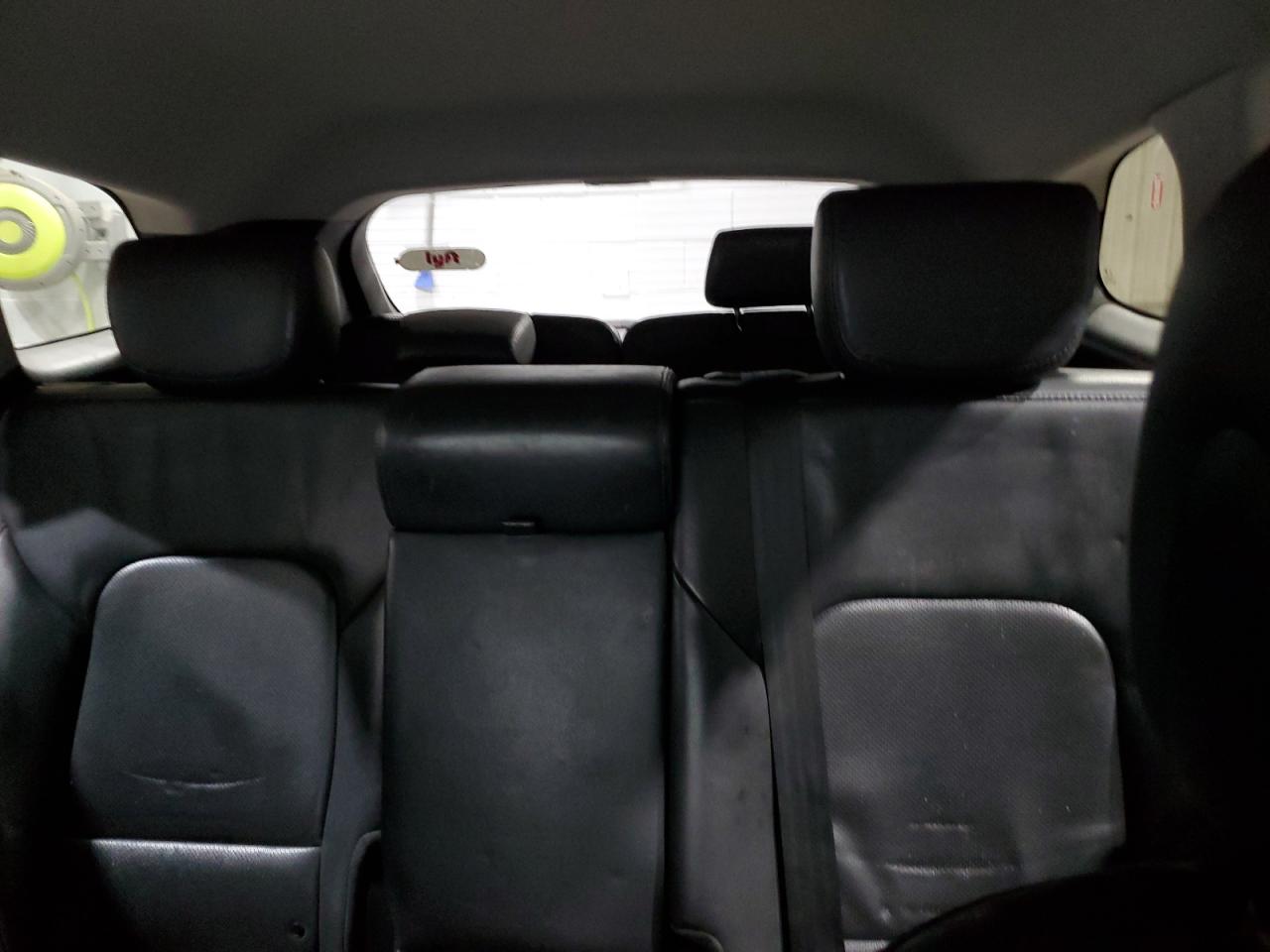 2017 Hyundai Santa Fe - Image 10