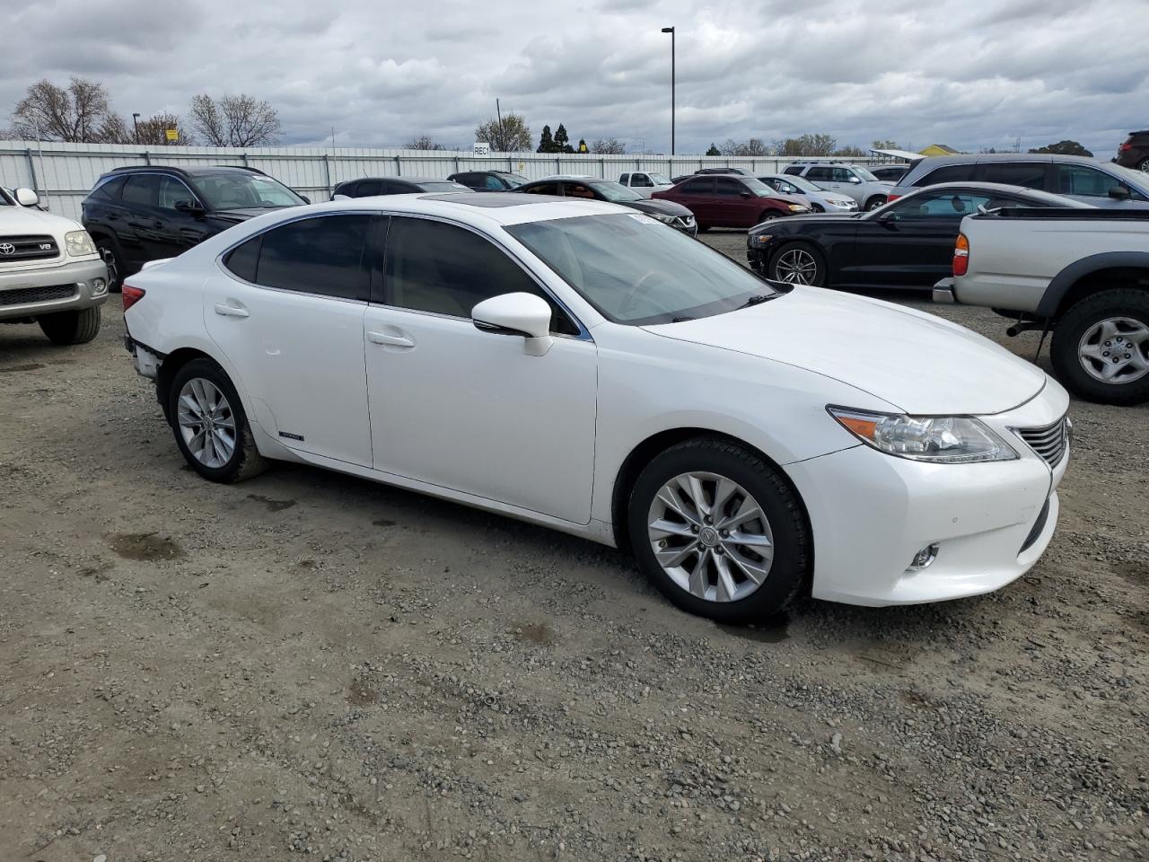 2015 Lexus ES - Image 4