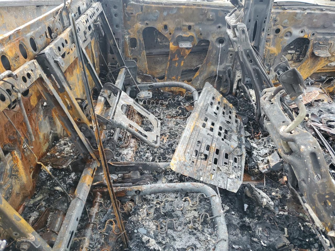 2015 Chevrolet Silverado - Image 10