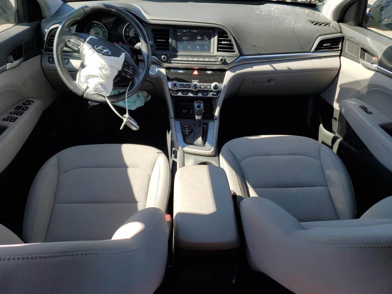 2020 Hyundai Elantra - Image 8