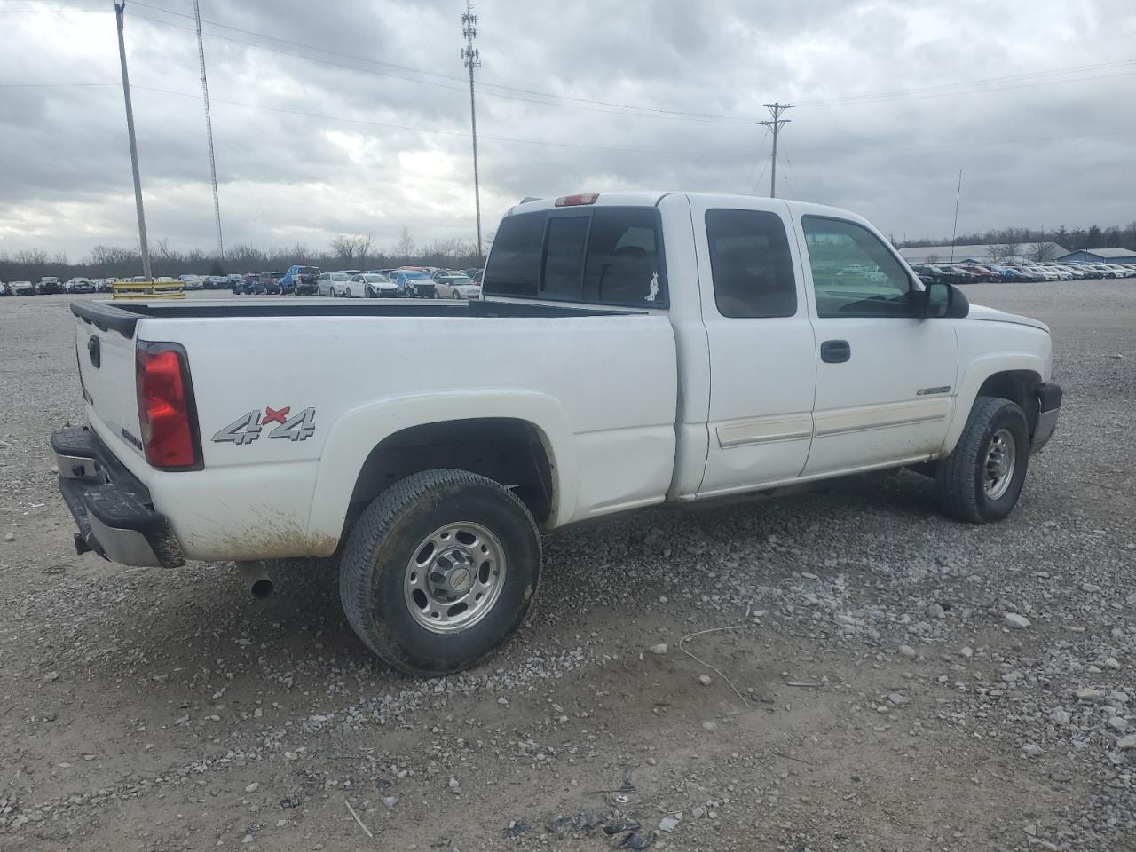 2005 Chevrolet Silverado - Image 3