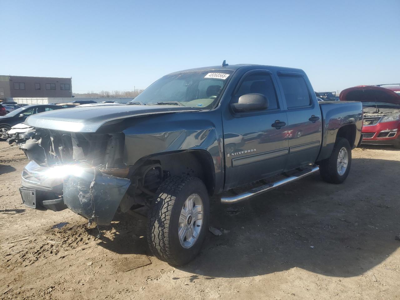 2009 Chevrolet Silverado K1500 продається в Kansas City, KS - Front End