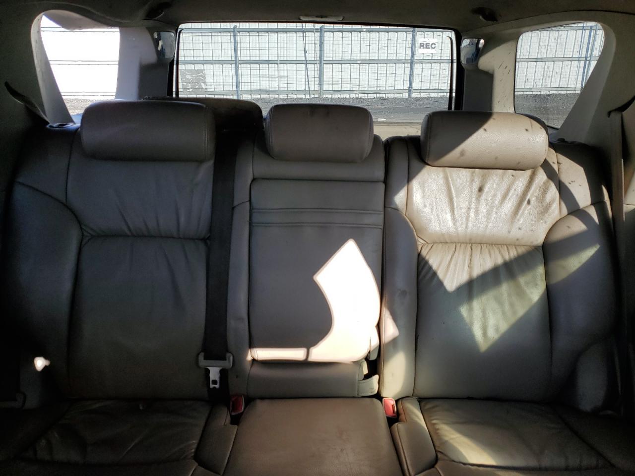 2004 Toyota 4Runner - Image 10