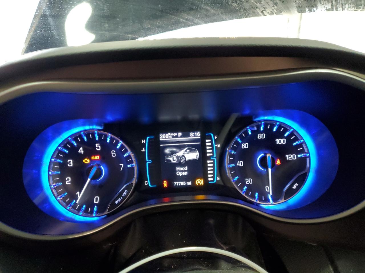 2017 Chrysler Pacifica - Image 9