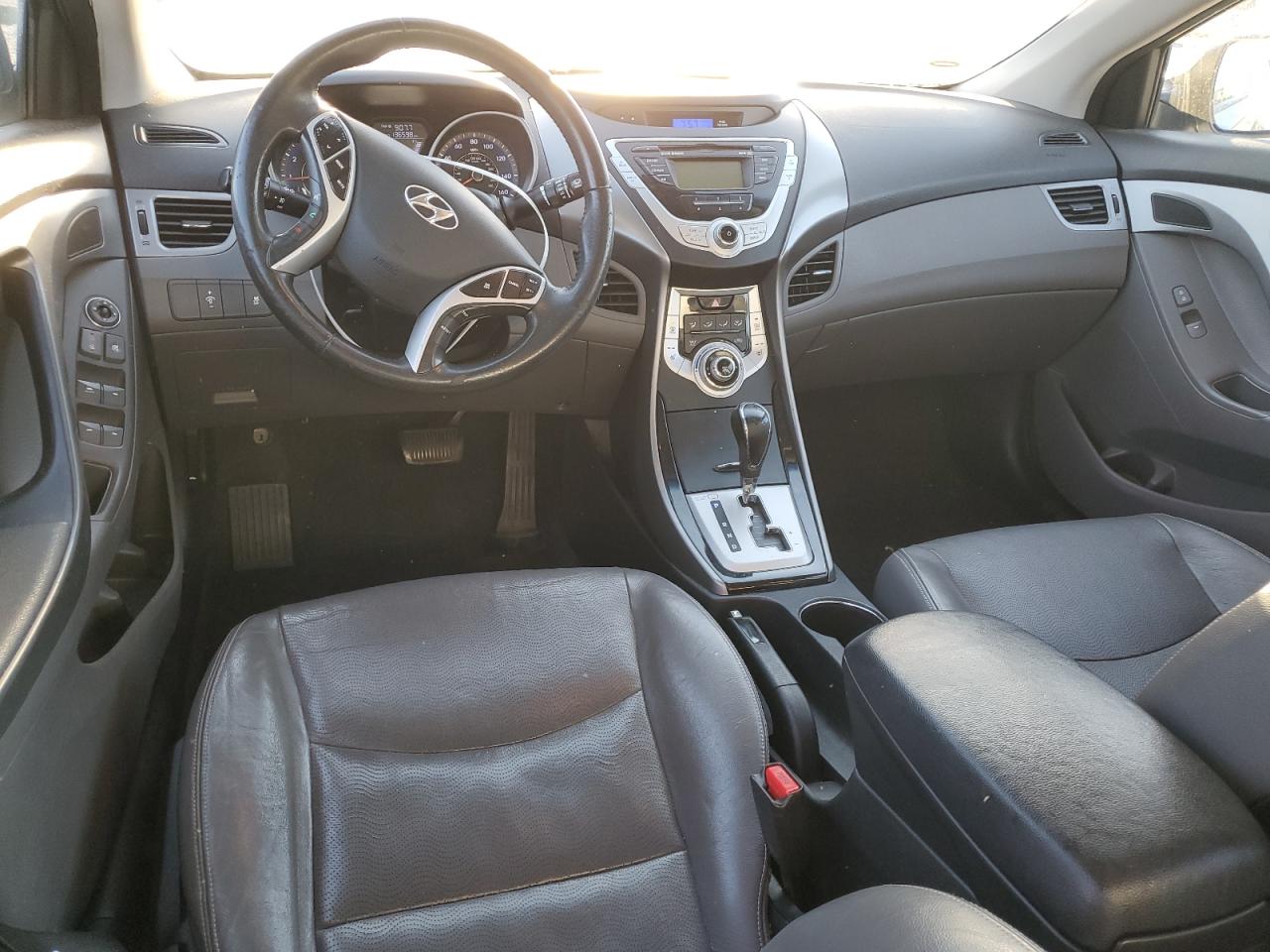2011 Hyundai Elantra - Image 8
