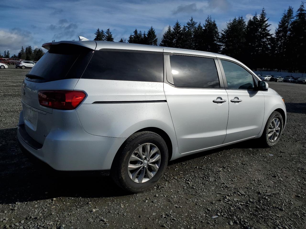 2021 Kia Sedona - Image 3