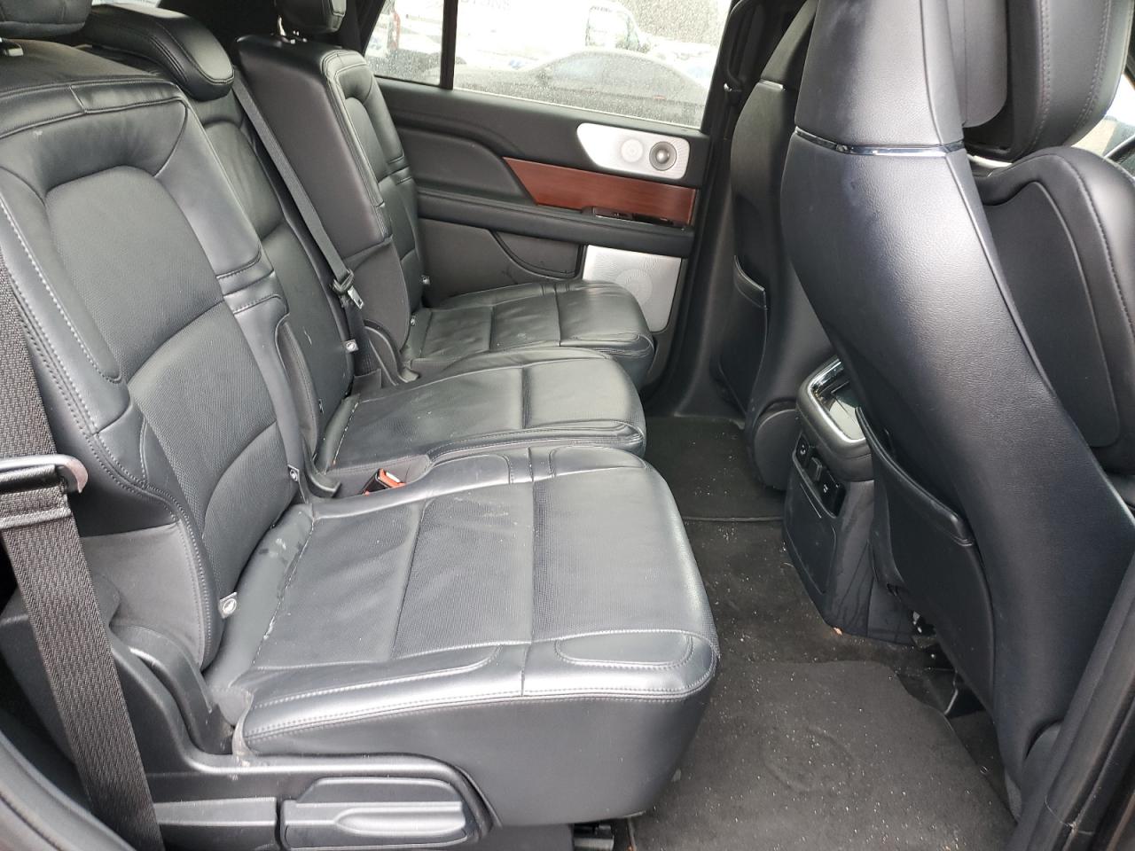 2022 Lincoln Navigator - Image 11