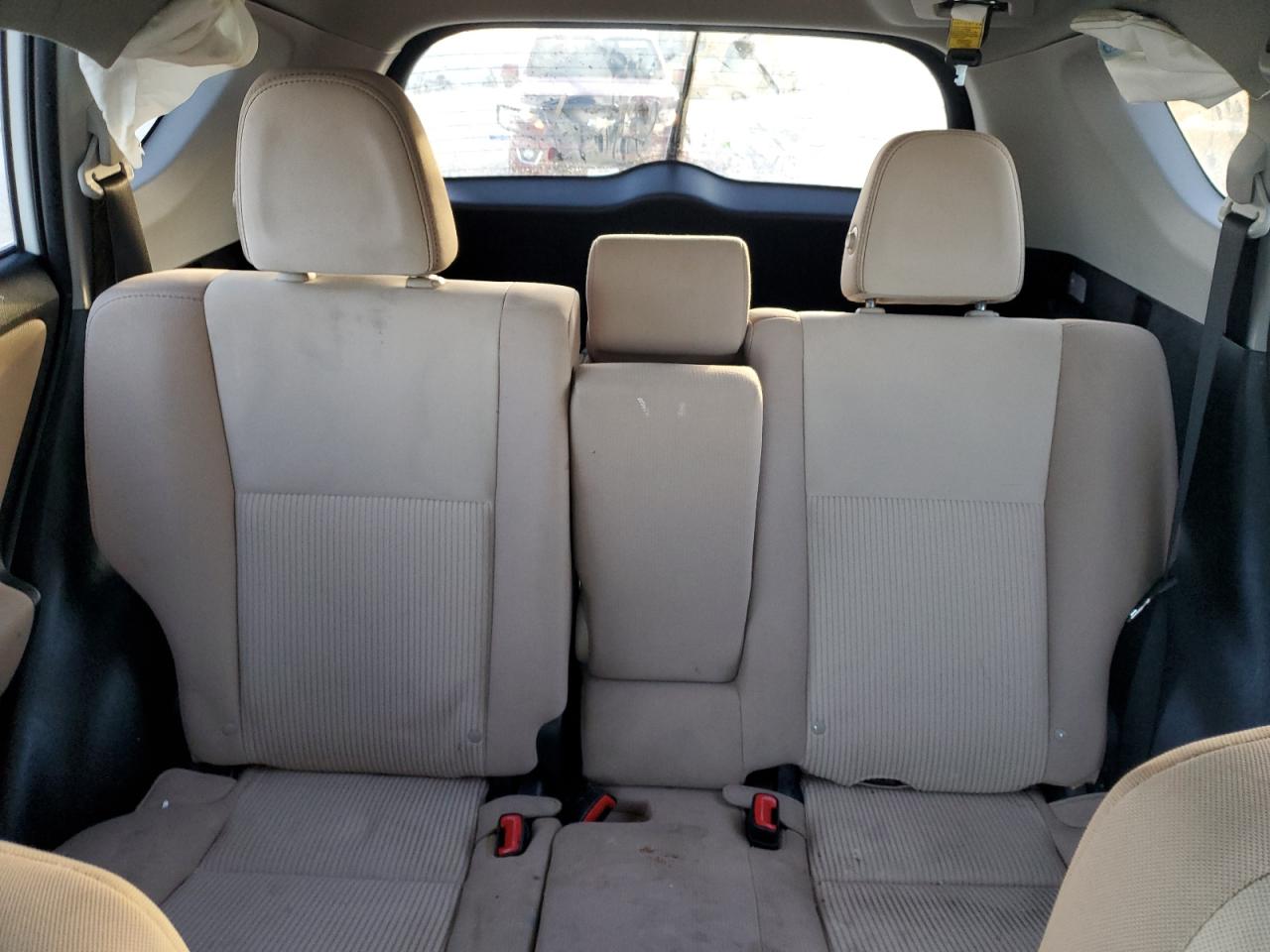 2015 Toyota RAV 4 - Image 10