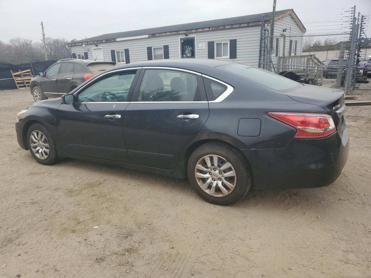 2013 Nissan Altima - Image 2