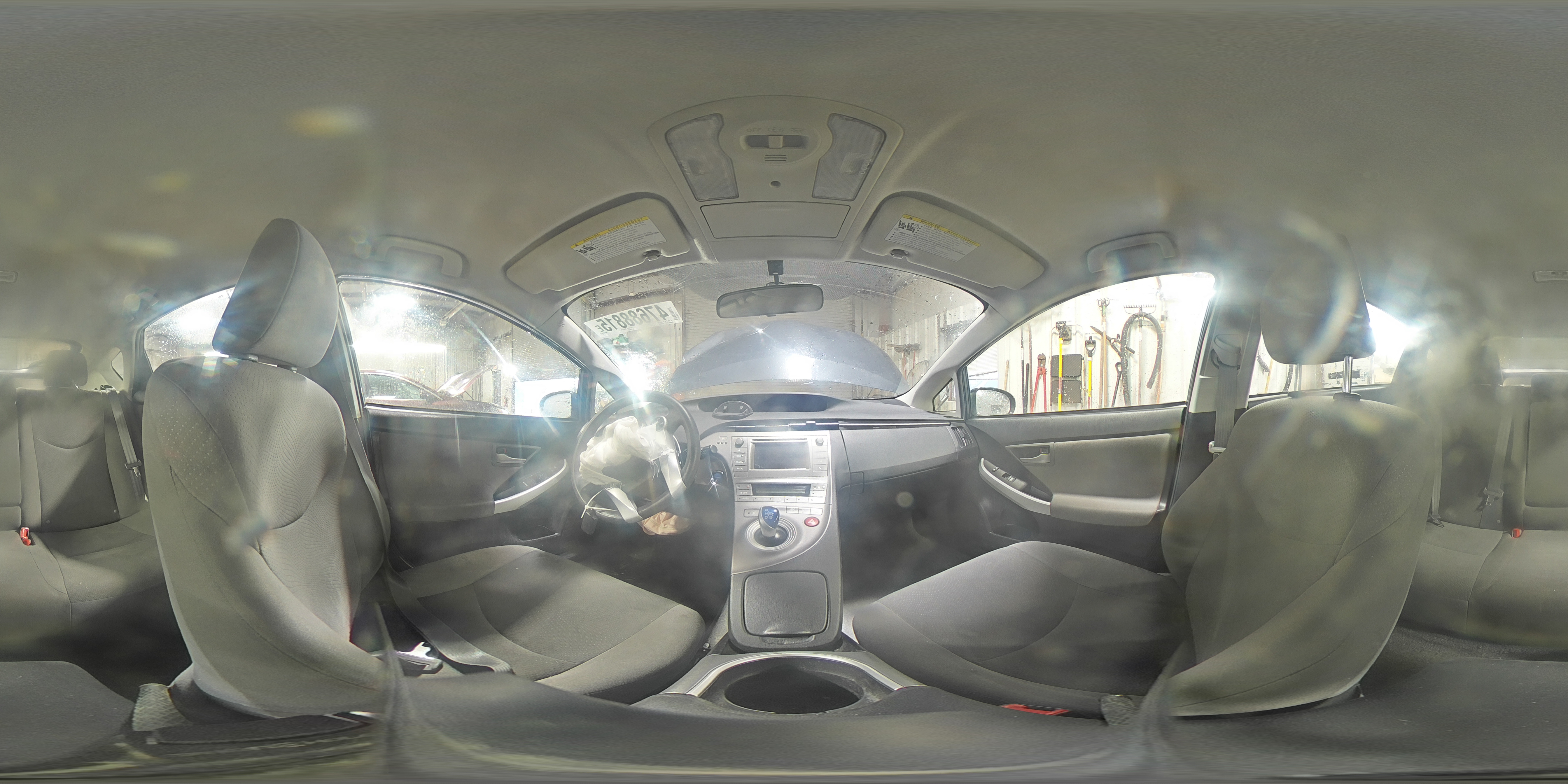 2013 Toyota Prius - Image 14