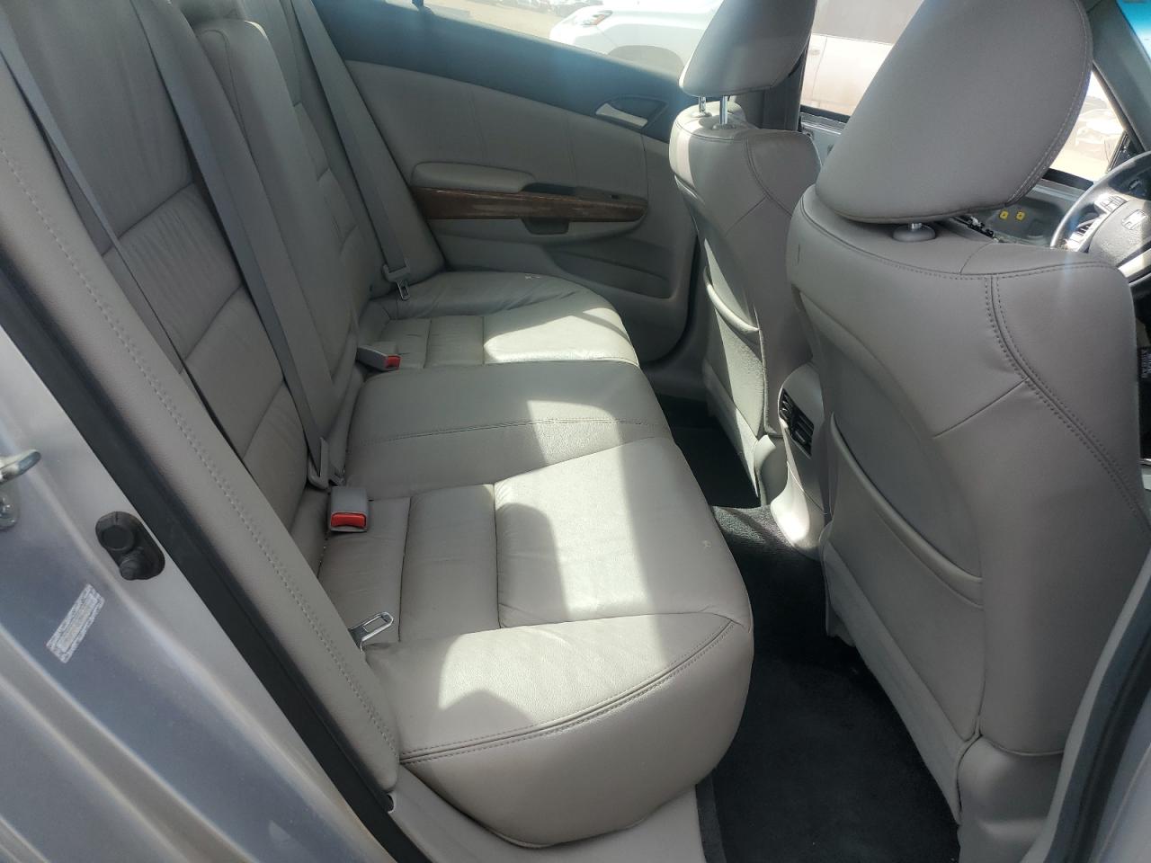 2011 Honda Accord - Image 10
