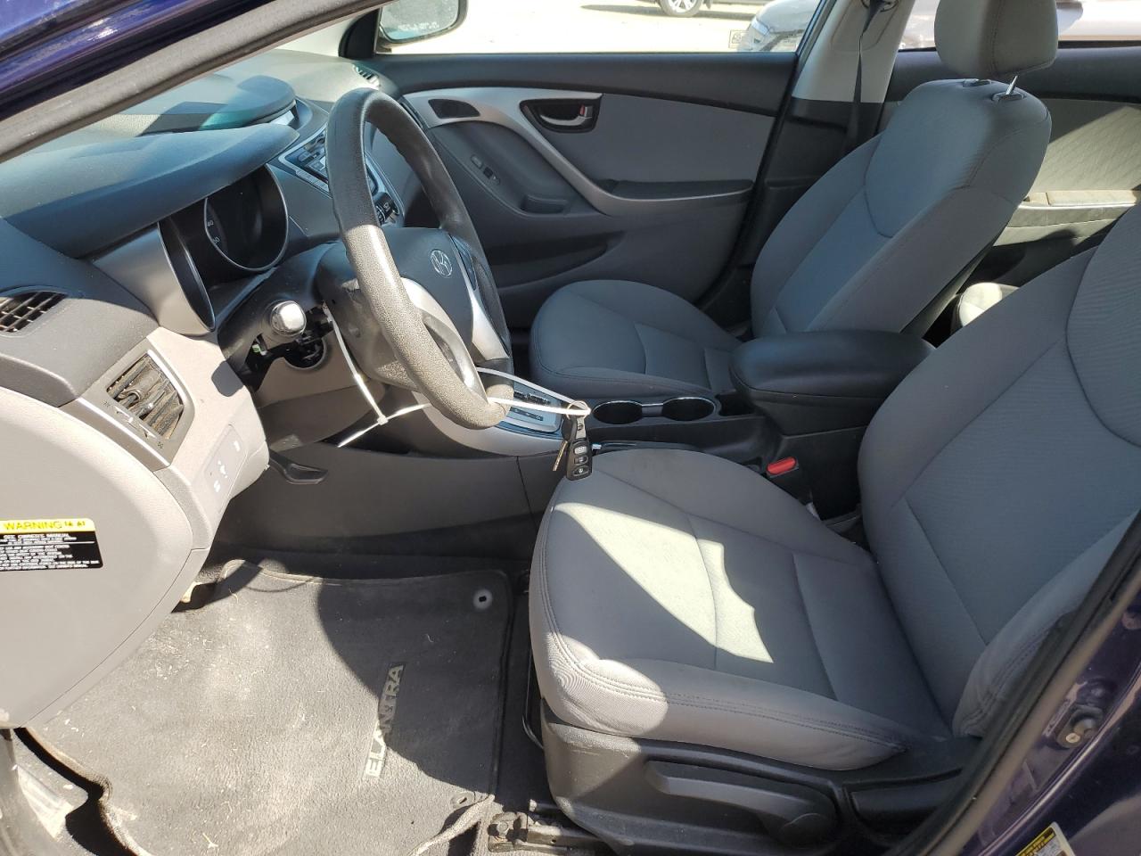 2012 Hyundai Elantra - Image 7