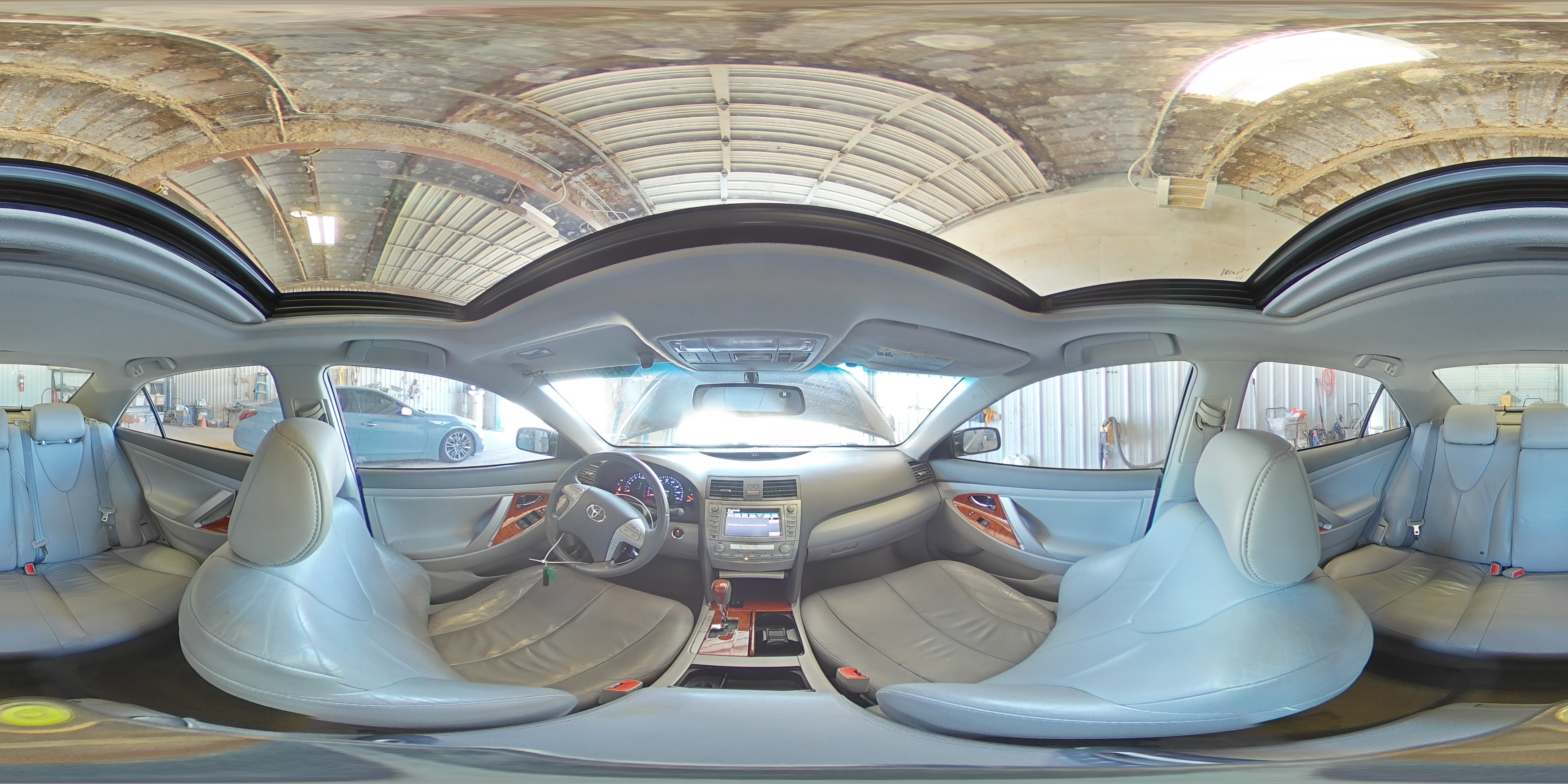 2011 Toyota Camry - Image 12