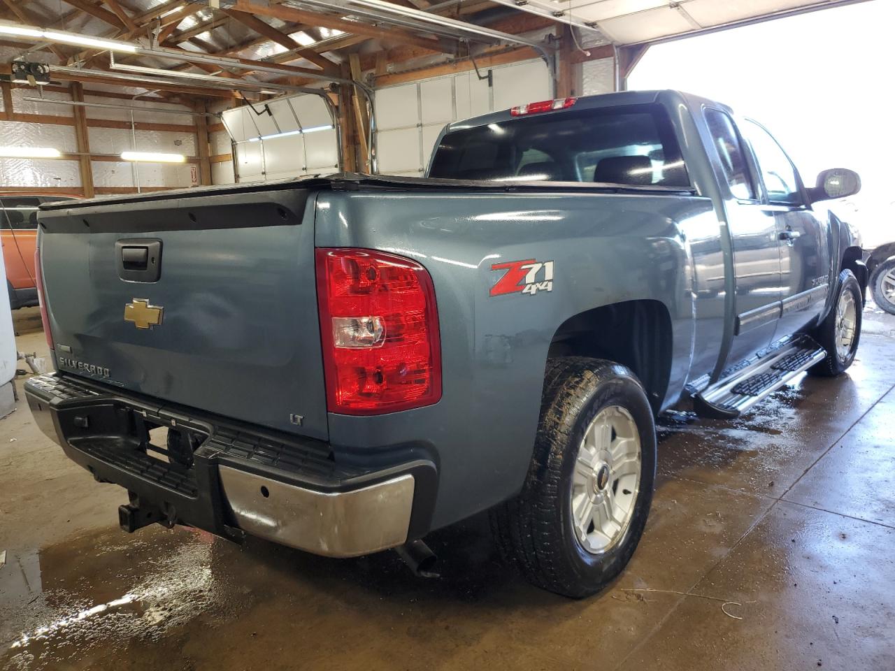 2011 Chevrolet Silverado - Image 3