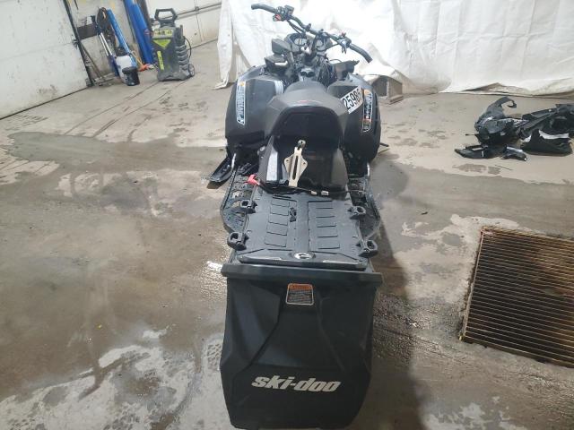 2023 SKIDOO RENEGADE