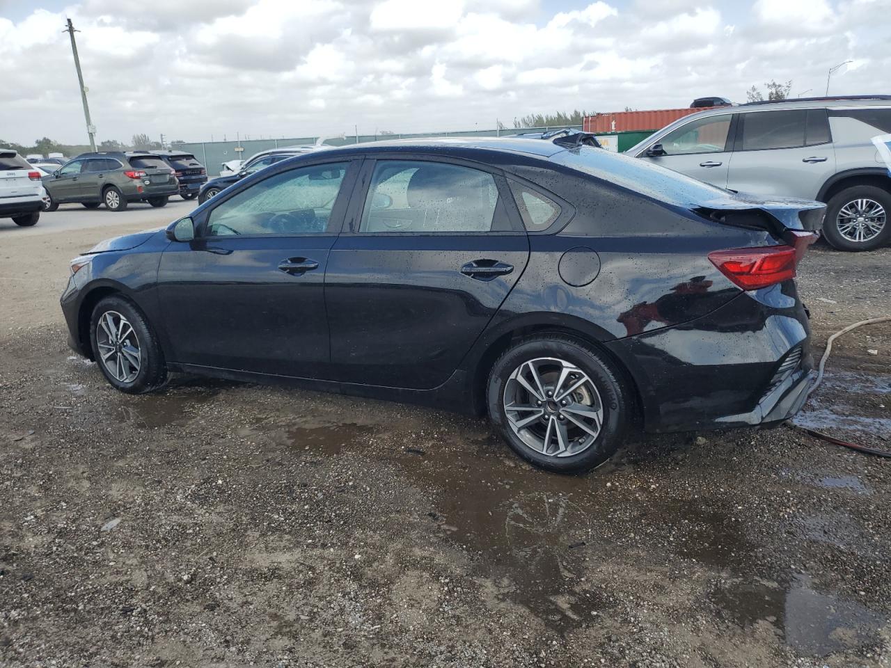 2024 Kia Forte - Image 2
