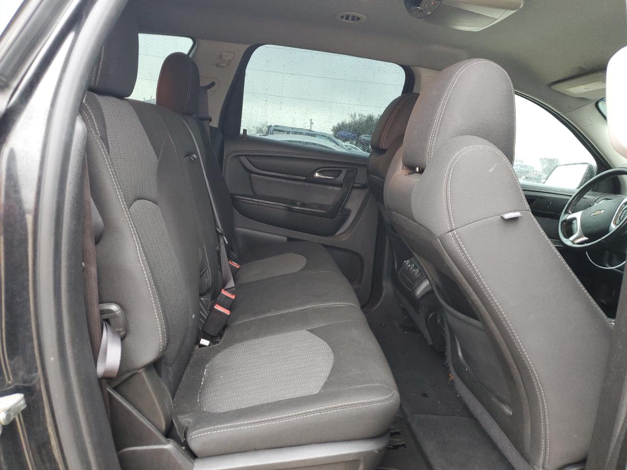 2015 Chevrolet Traverse - Image 12