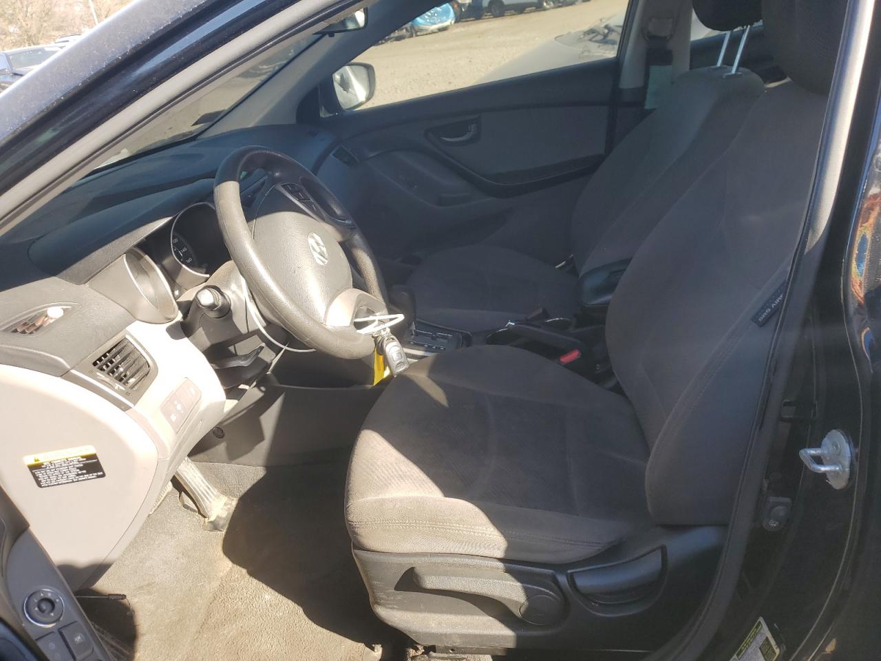2013 Hyundai Elantra - Image 7