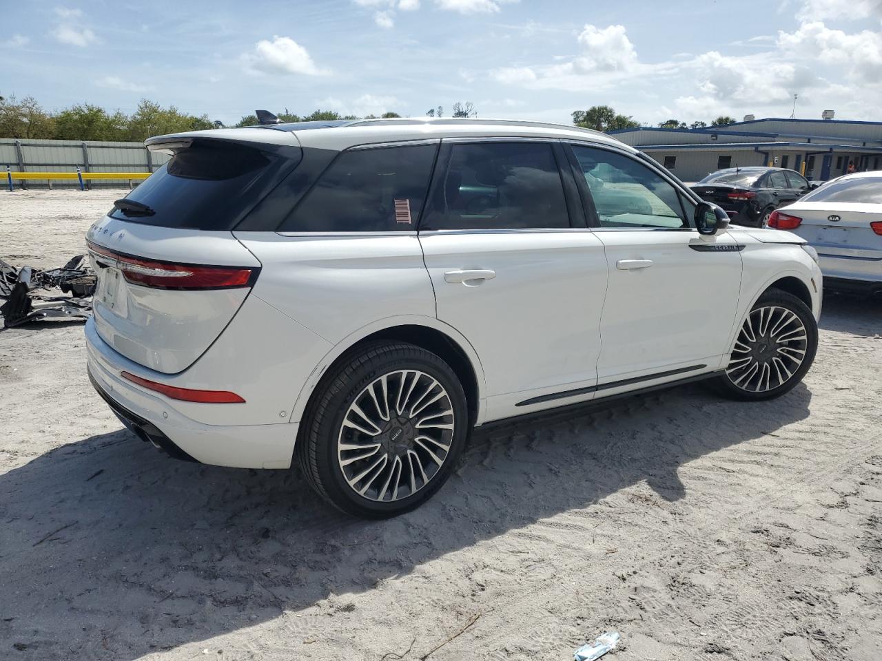 2022 Lincoln Corsair - Image 3