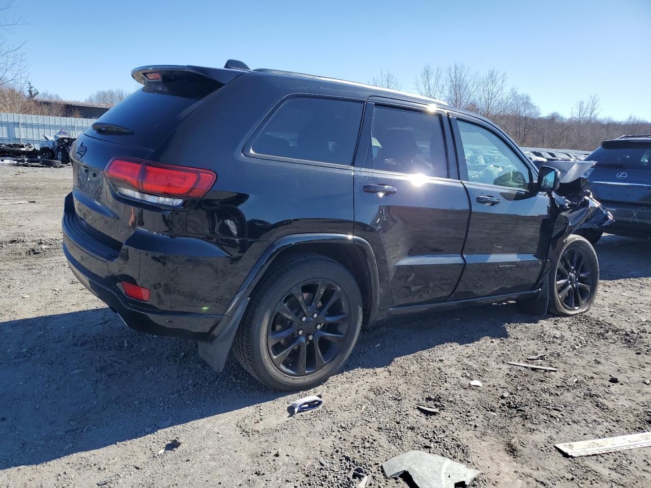 2018 Jeep Grand Cherokee - Image 3
