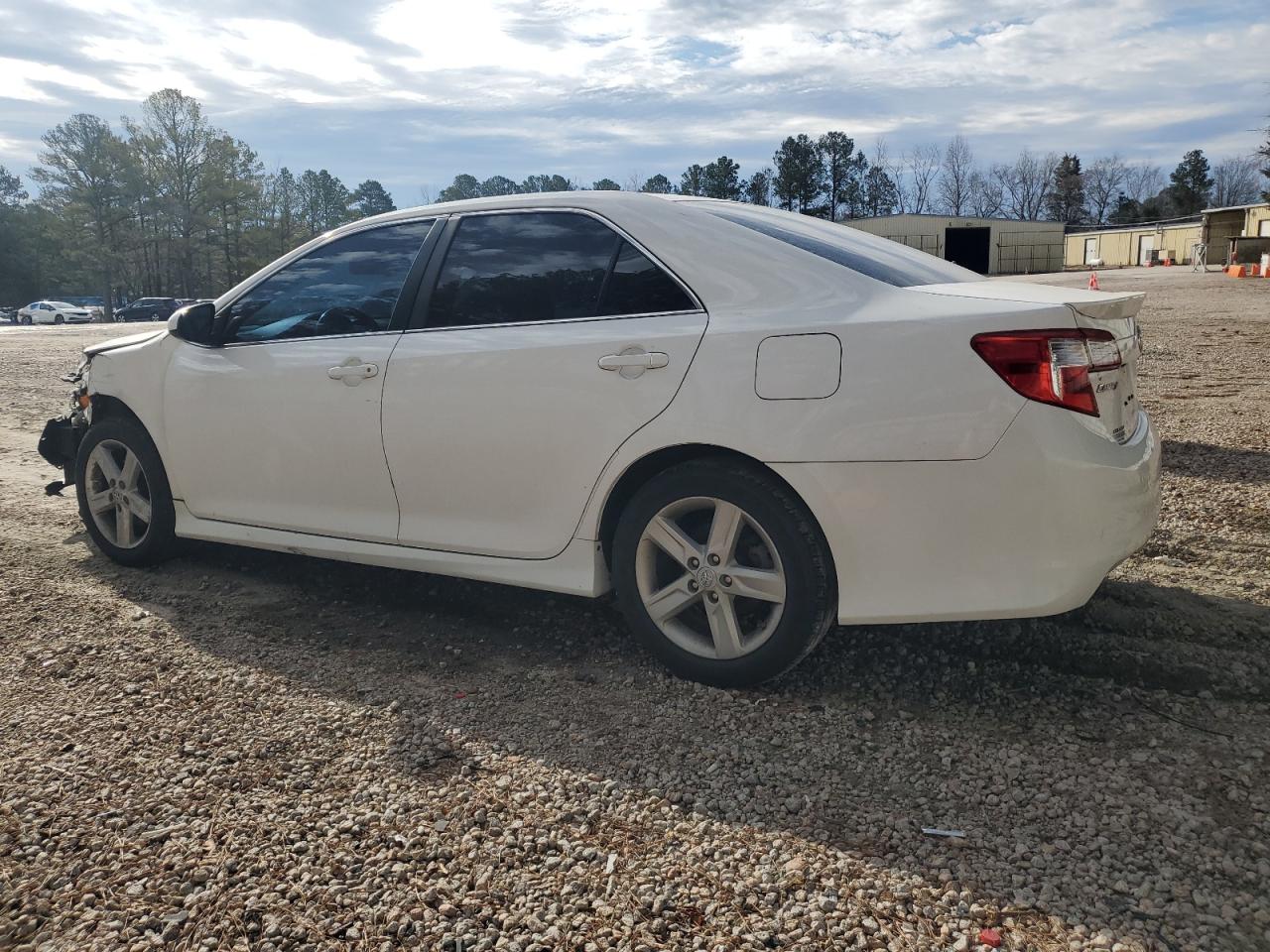 2014 Toyota Camry - Image 2